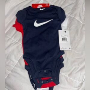 NWT Nike Baby 3 Piece Bodysuit Set Blue/Red/White Size 6 Month